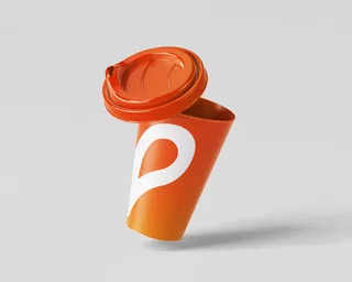 Vaso para llevar naranja, con tapa y el isotipo en blanco.