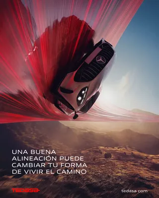 Auto deportivo suspendido en el aire entre líneas de luz roja sobre un paisaje de colinas
